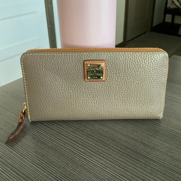 Dooney and bourke tan wallet cheap